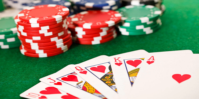 Có nhiều tay bài mạnh để bạn chiến thắng game bài Xì tố